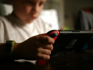 Çocukların Kişisel Verilerinin Korunması Sosyal Medya Ve Online Oyunlar Perspektifi